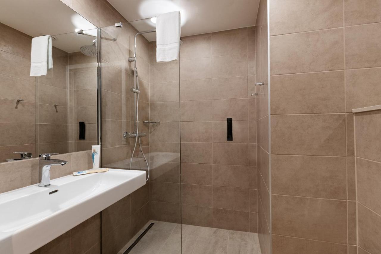 Twin Room,1124882886:JPEG