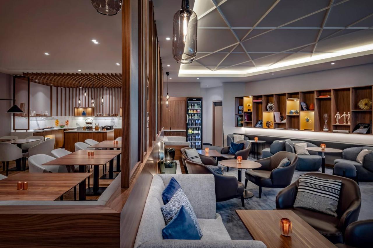 Junior Club Suite M Club lounge Access,1654253633:JPEG