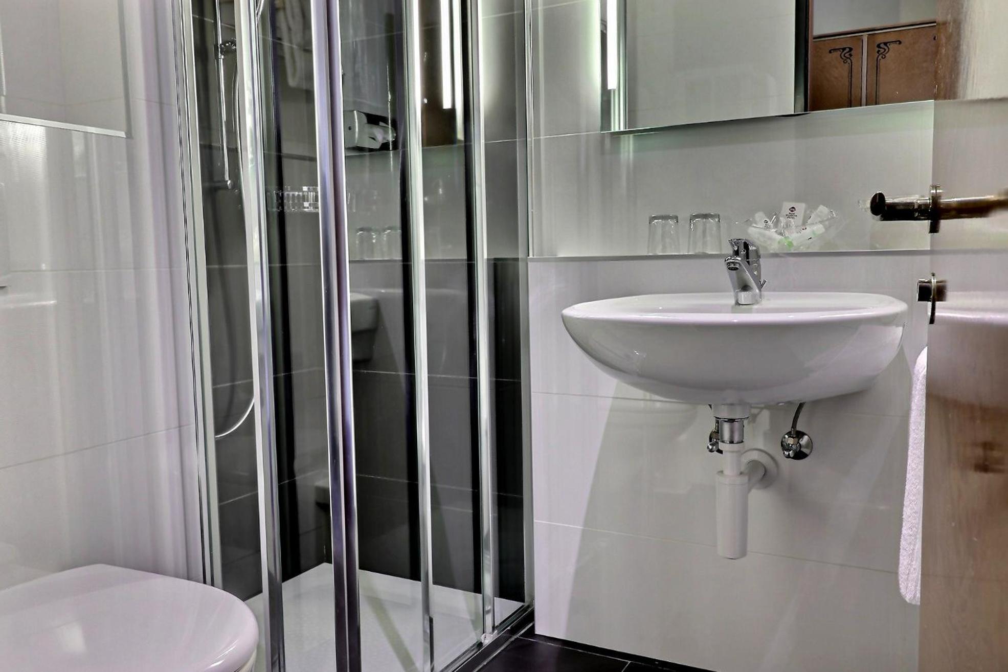 Standard Double or Twin Room Street View,1554351505:JPEG