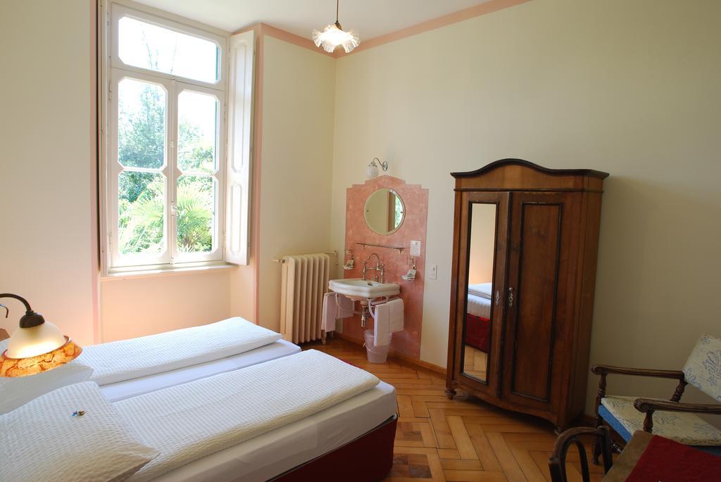 Twin Room,1499015422:JPEG