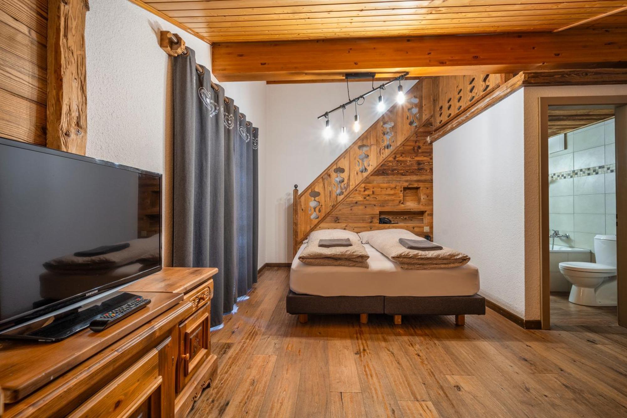 Chalet Junior Suite Family Balcony Mountain View,1651729374:JPEG