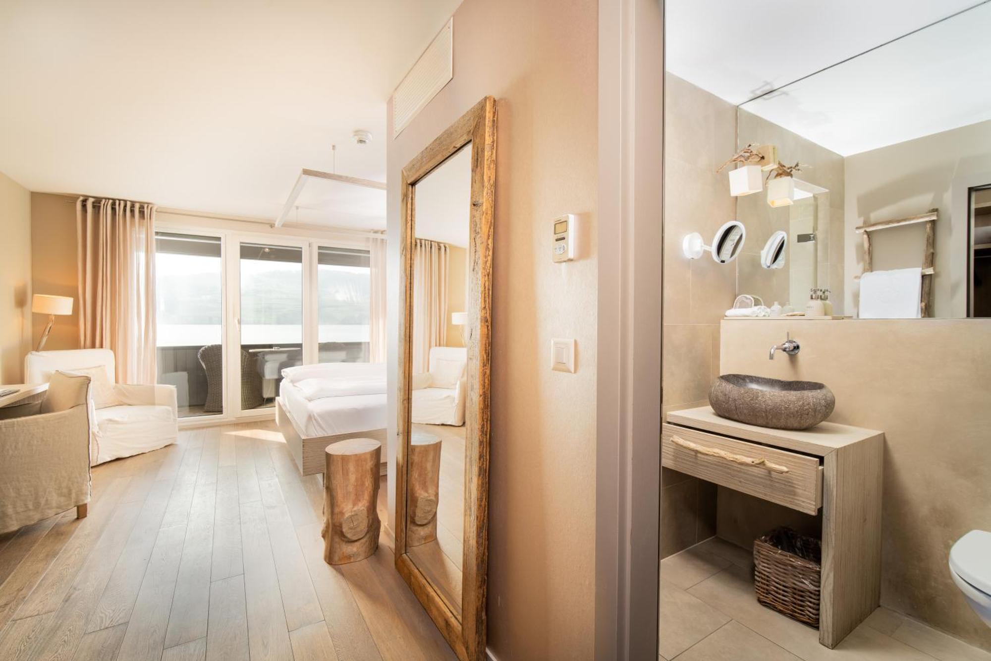 Superior Double Room,1664655157:JPEG