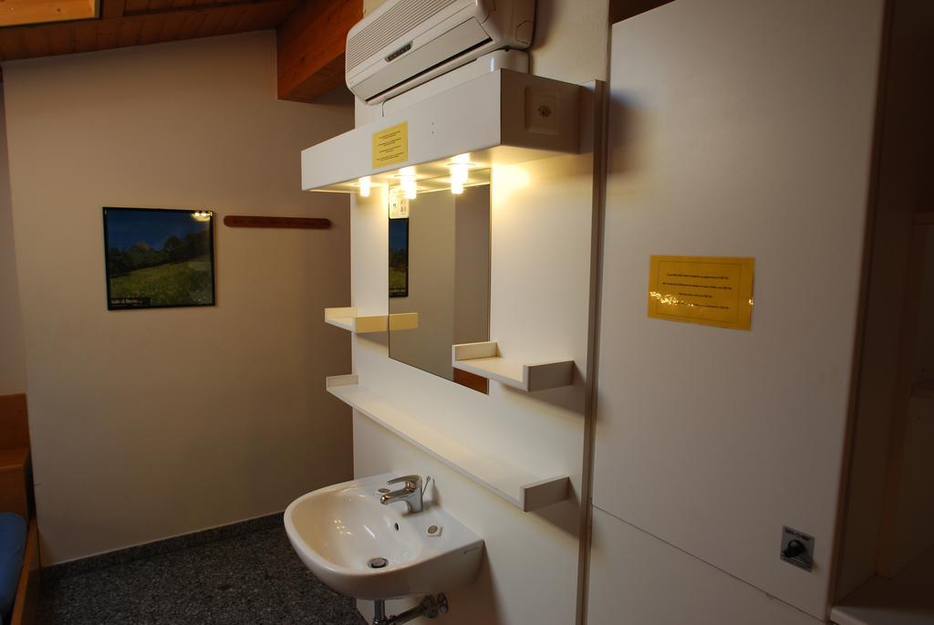 Private Dormitory Room,1293167890:JPEG