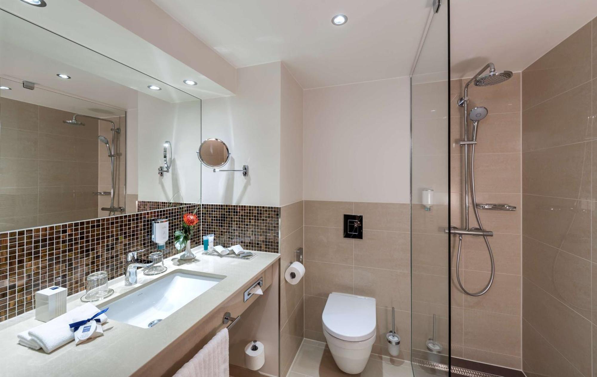 Standard Double Room,679305510:JPEG