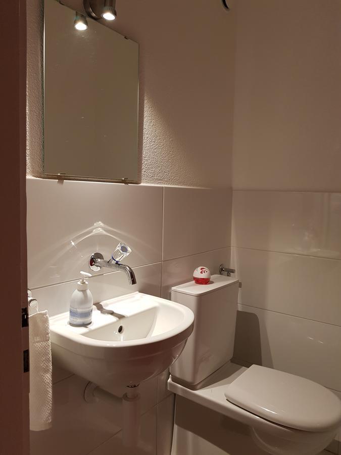 Single Room Shared Shower Toilet,640093059:JPEG