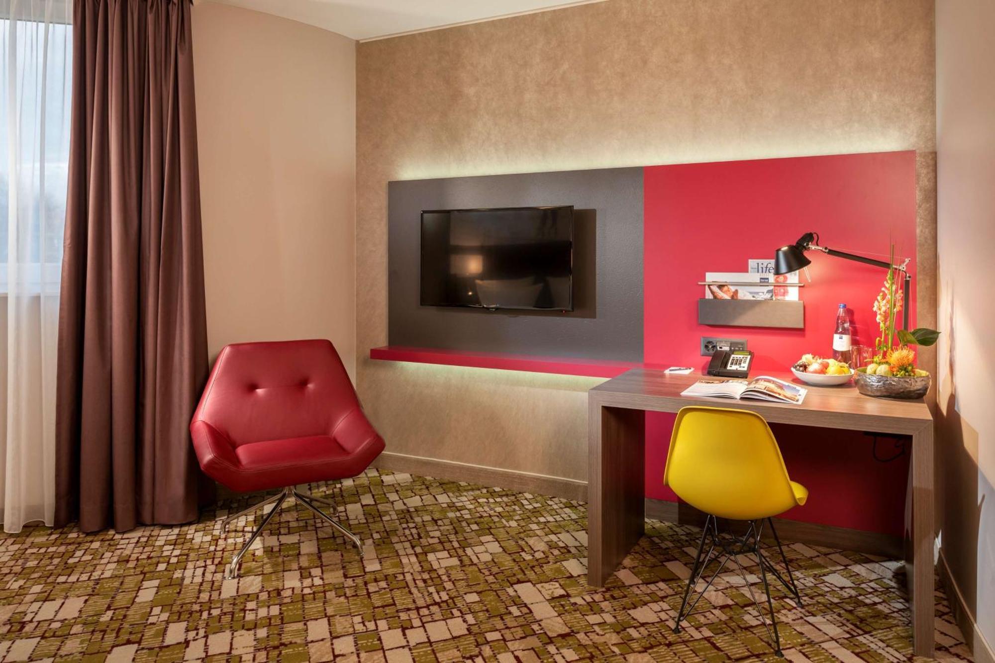 Family Room,679314168:JPEG