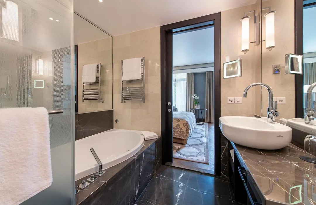 Royal Savoy Hotel & Spa-1