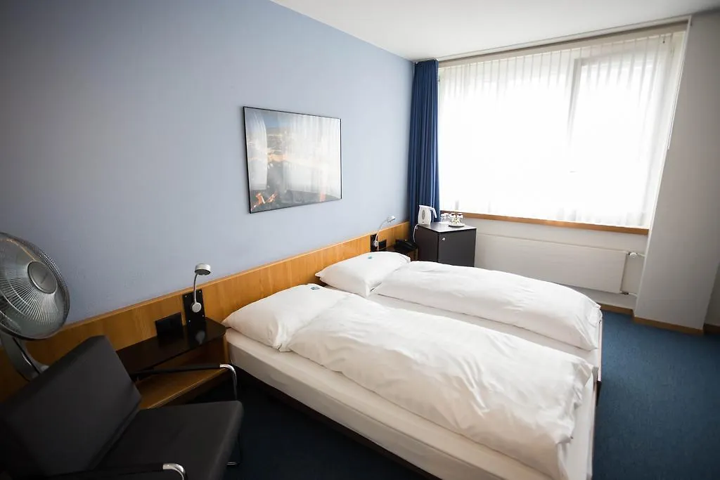 X-Tra Hotel-1