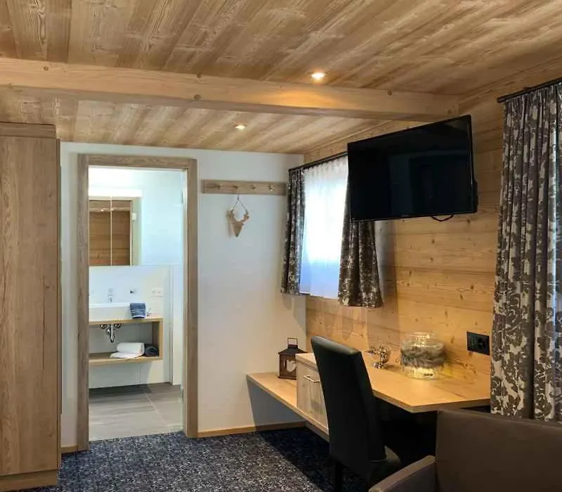Hotel Bellevue Pinte-1