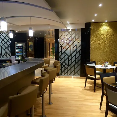Nash Suites Airport Hotel-2