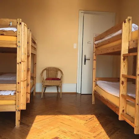 Lausanne Guesthouse & Backpacker-2