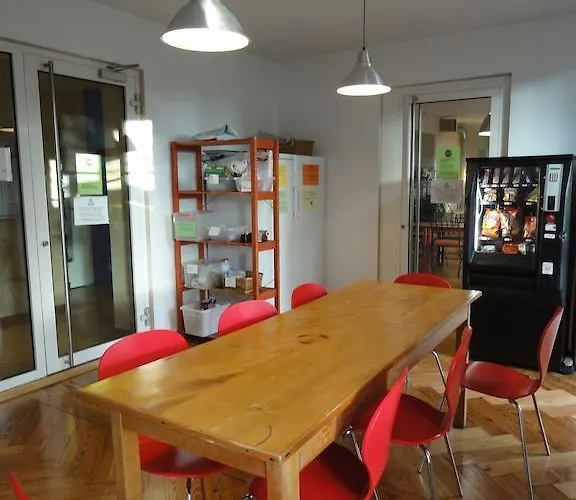 Lausanne Guesthouse & Backpacker